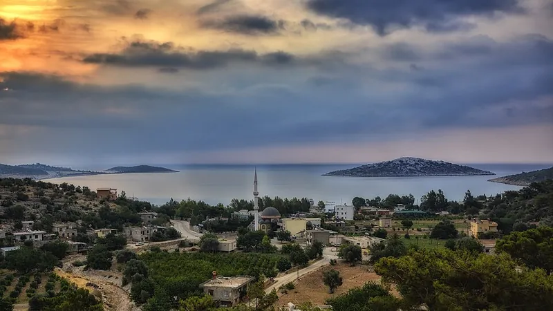 Boğsak Koyu, Boğsak Adası ve Taşucu Gezi Rehberi:Kamp, Tekne Turları ve Sakin Deniz