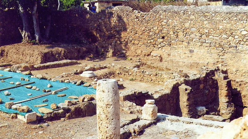Aydıncık İncekum Plajı, Soğuksu Koyu, Kelenderis Limanı ve Dörtayak Anıt Mezarı Rehberi