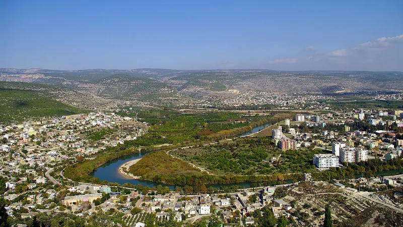 Yenişehir Emirler Kent Ormanı ve Seyir Terası Rehberi:Mersin'i Kuşbakışı İzleyin