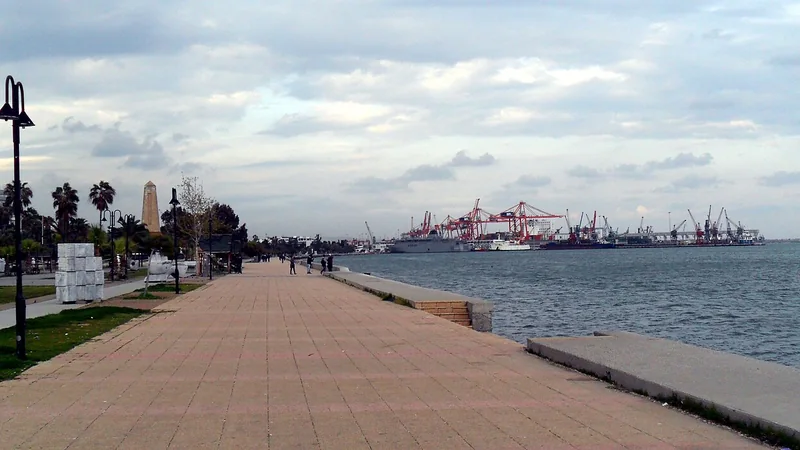 Yenişehir Adnan Menderes Bulvarı, Kültür Park, Marina ve Sahil Bisiklet Rotası Rehberi