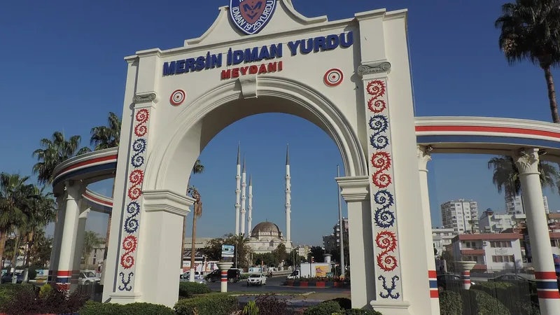 Yenişehir Muğdat Camii, Arkeoloji ve Deniz Müzesi Çevresi Sahil Gezi Rehberi