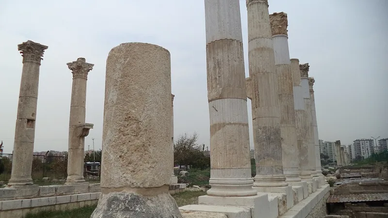 Mezitli Gezilecek Yerler: Soli Pompeipolis Sütunlu Cadde, Viranşehir Sahili ve Kuyuluk