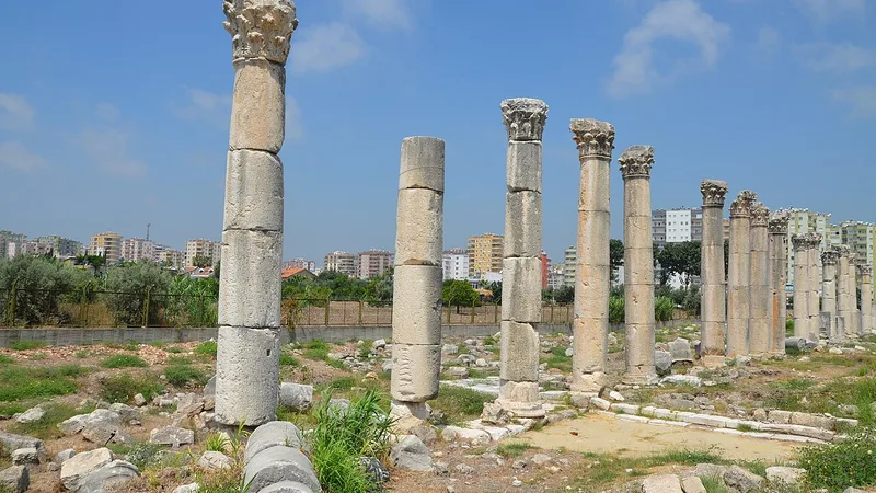 Mezitli Viranşehir Plajı, Soli Antik Roma Limanı ve Sahil Yürüyüş Rehberi